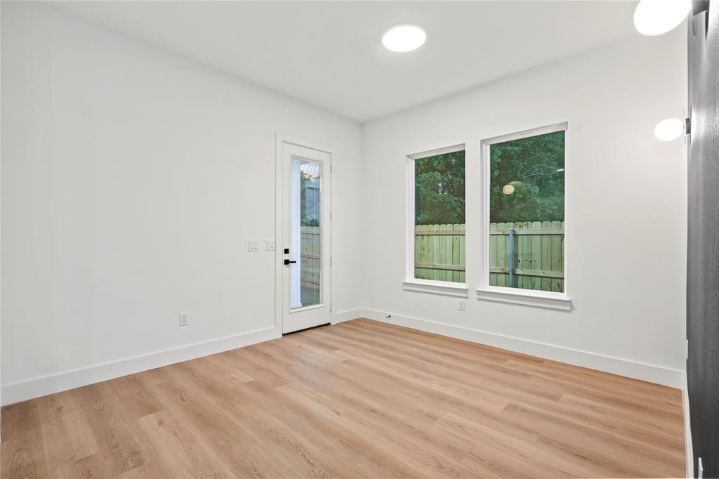 Parks & Freedman Spgs Ave - Residential