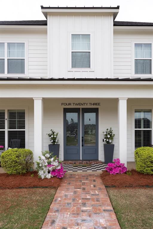 423 N Lost River Drive