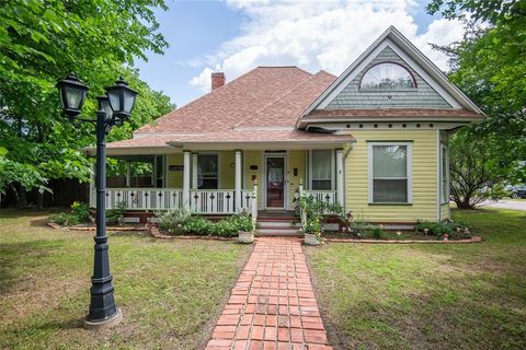 306 College Street Red Oak TX 75154