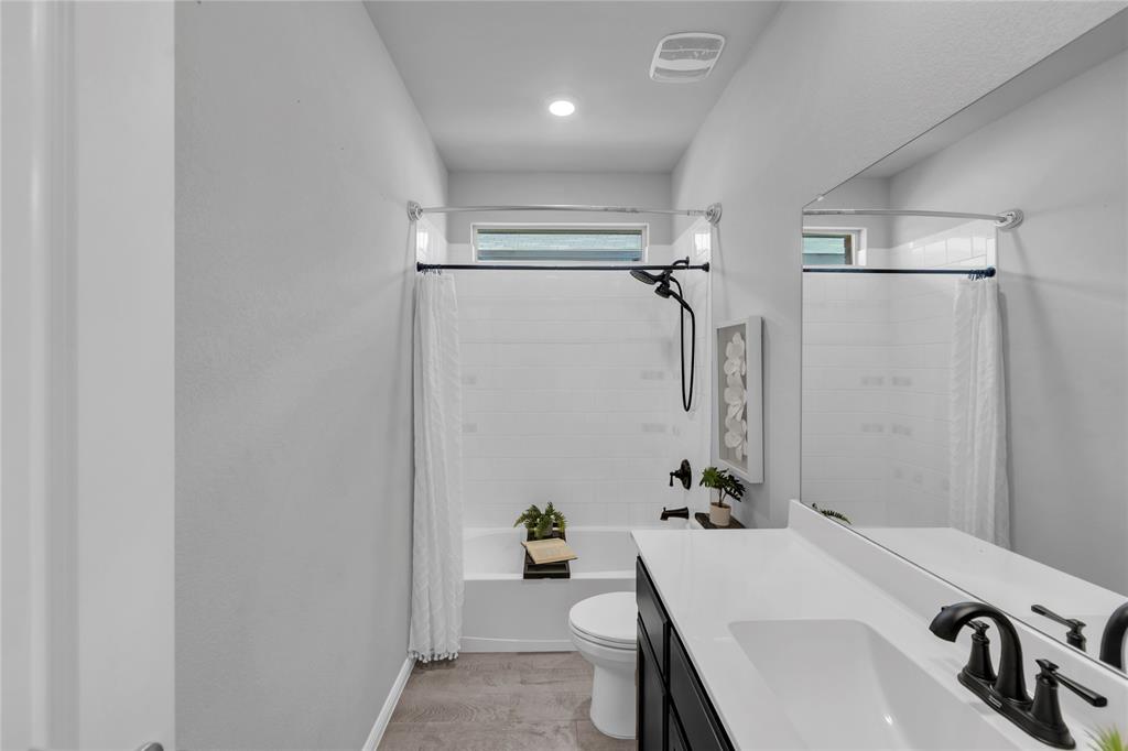 CHAPEL CREEK - Residential
