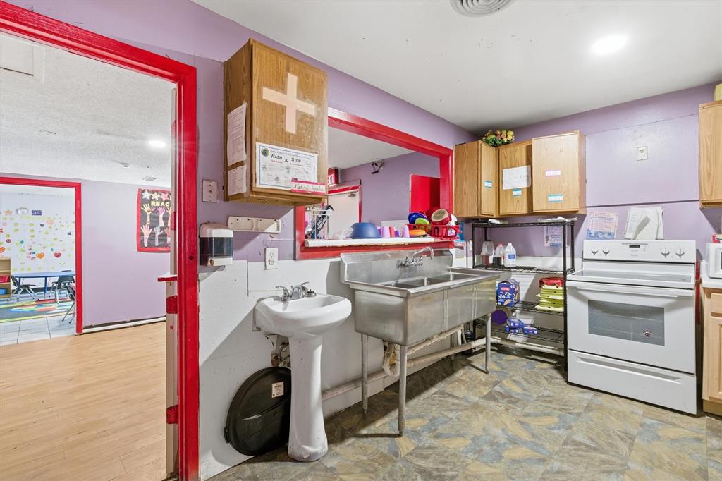 Inglewood Park 03 - Commercial Sale