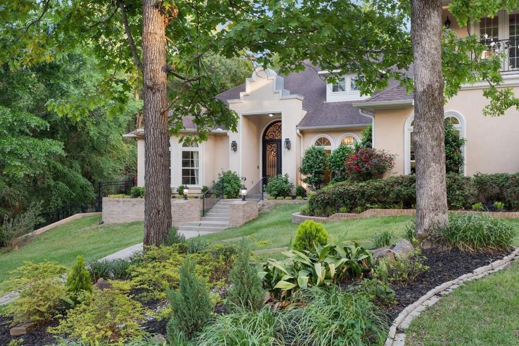1915 Stoneleaf Drive