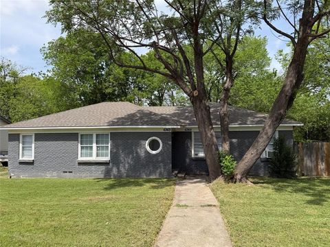 Photo of 6363 Hollis Avenue, Dallas, TX 75227 (MLS # 21224801)