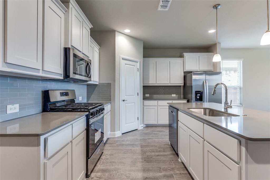 TRAILS OF ELIZABETH CREEK - Residential Lease