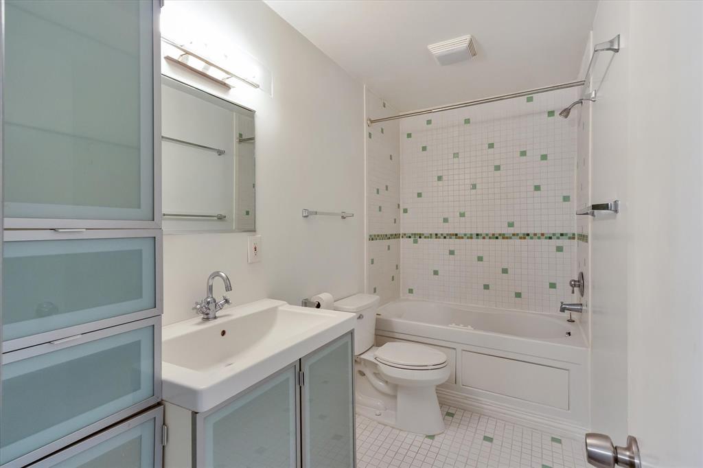 Greenbrier Place Condos - Residential Lease