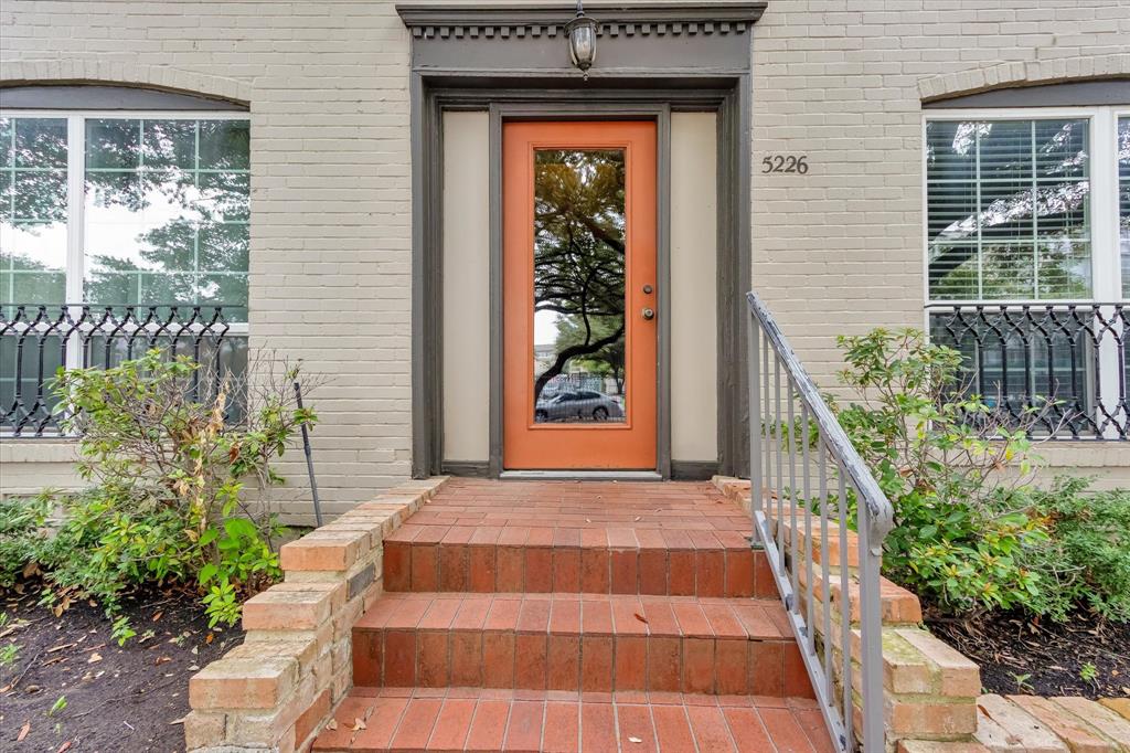 Greenbrier Place Condos - Residential Lease