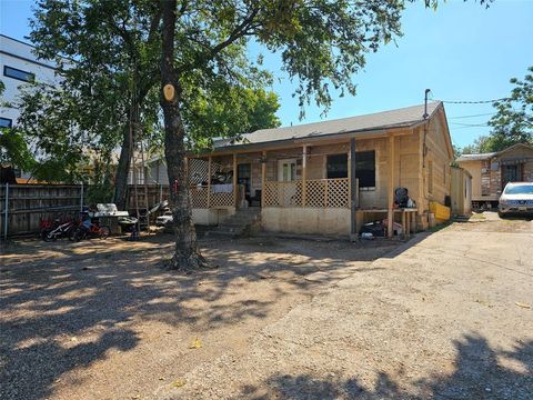 1908 Pollard Street Dallas TX 75208