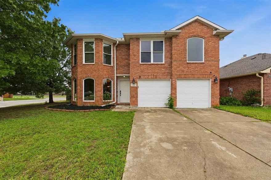 4 Bedroom home on corner lot ready to make yours! Natural light galore emits throughout via the updated windows. Home effortlessly flows from formal living to dining along with multiple living areas. Tastefully updated kitchen includes ss appliances, custom backsplash, loads of counter and cabinet space, bench seating, and large kitchen island. Upstairs features additional space perfect for game room and enjoy the oversized primary bedroom. Primary ensuite bathroom updated with custom flooring, granite countertop, and additional cabinetry. Conveniently located with easy access to major highways, shopping, dining, and schools. Have a look today!