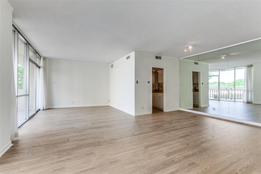 6211 W Northwest Highway 304