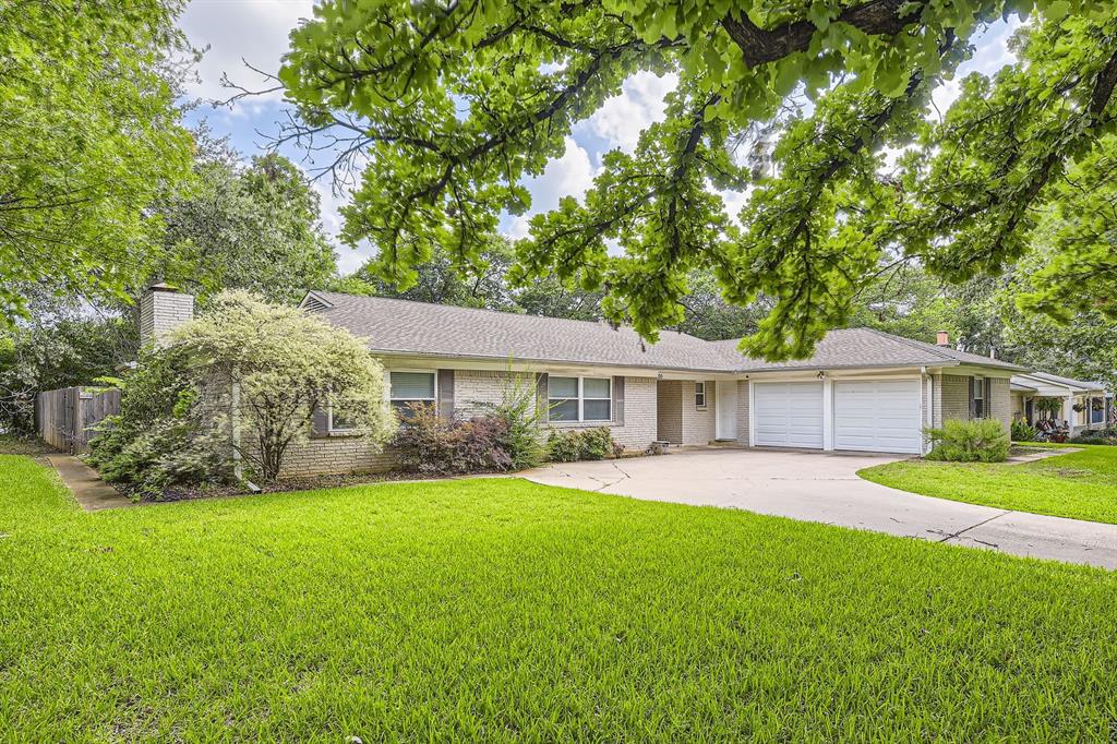 2700 Blackwood Drive