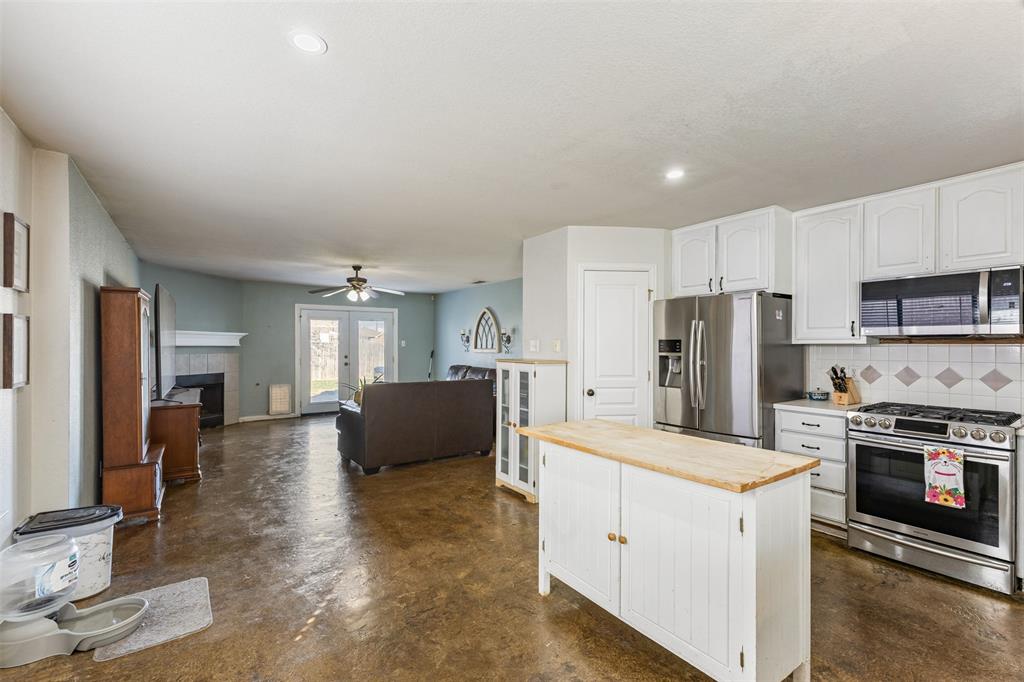 N Beach Village At Summerfields - Residential