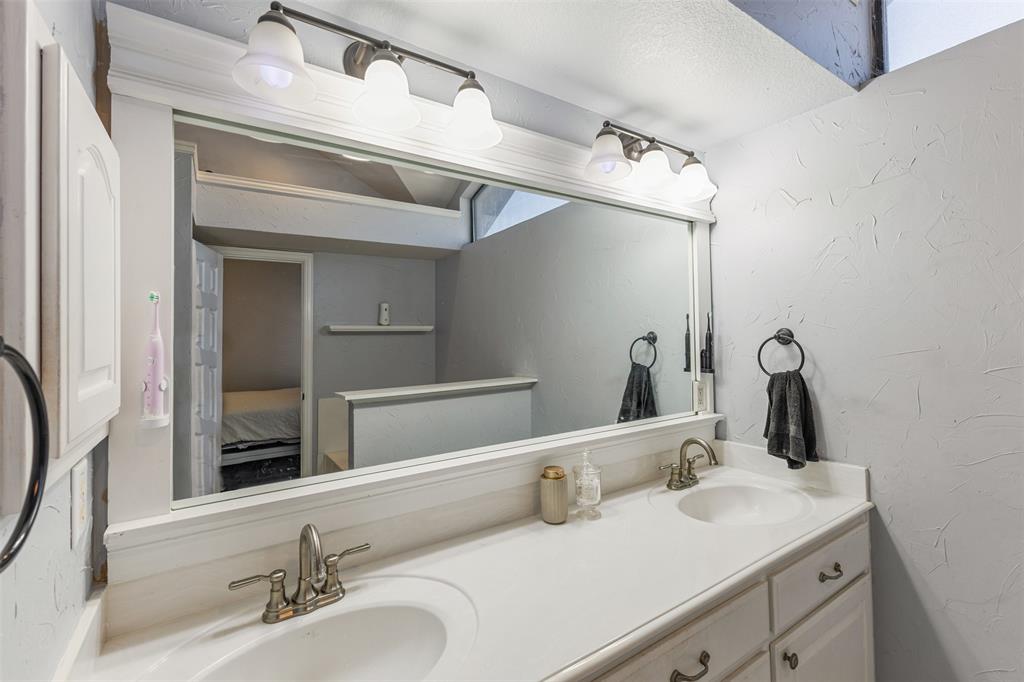 N Beach Village At Summerfields - Residential