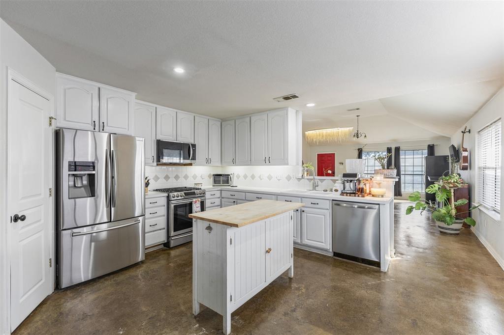 N Beach Village At Summerfields - Residential