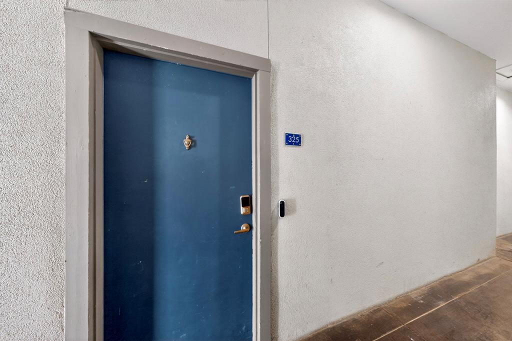 4414 Cedar Springs Road 325