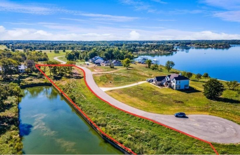 Admiral Shores on Richland Chambers Lake - Land