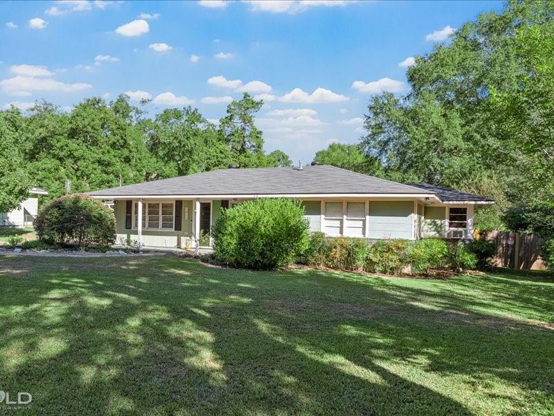 1816 Live Oak Drive