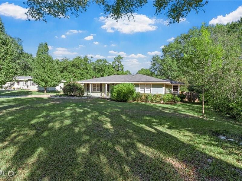 1816 Live Oak Drive