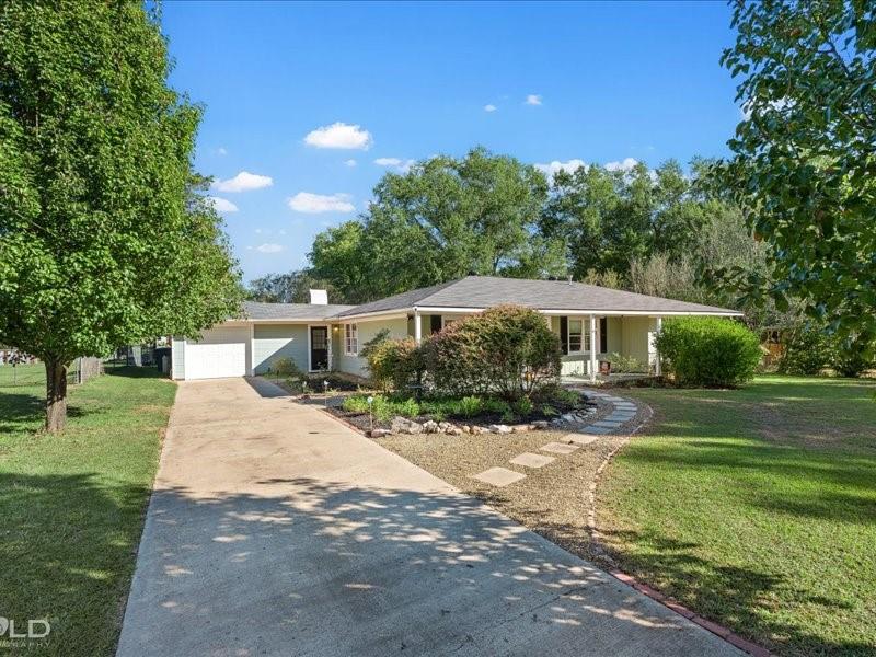 1816 Live Oak Drive
