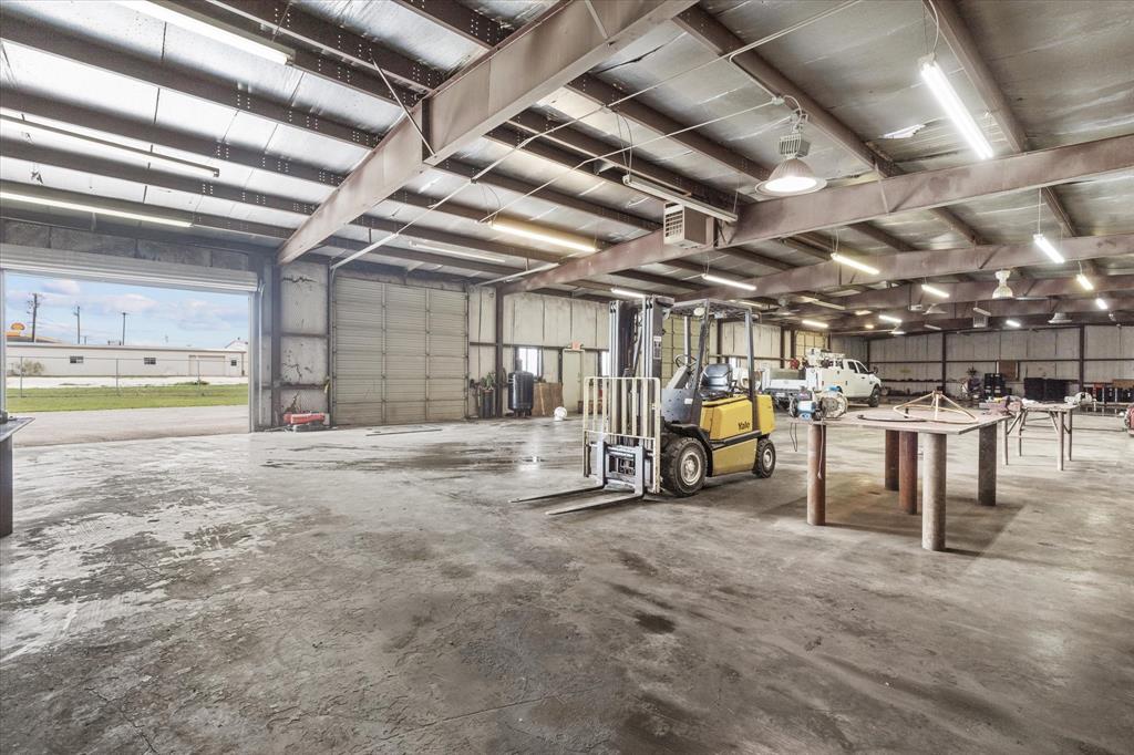 A MC BRAYER - Commercial Sale