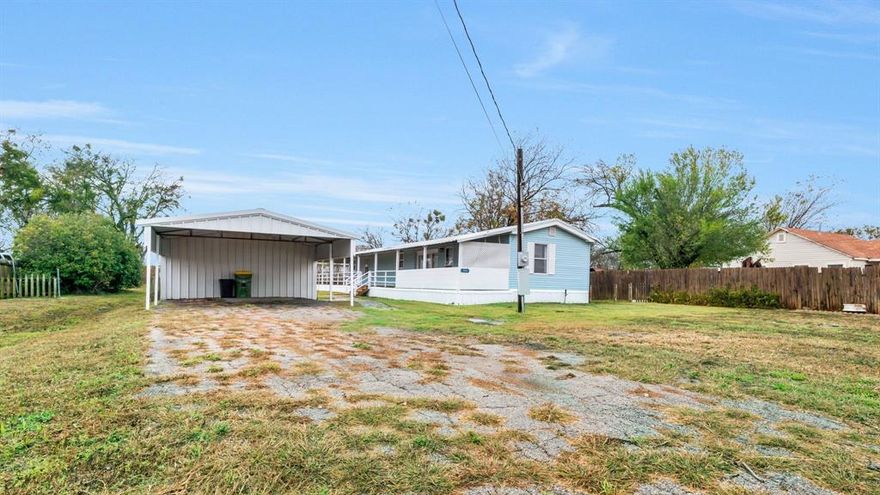 Newly remodeled 2 bedroom 2 bath quiet country living. Large lot,wrap around porch. Outstanding Grandview schools.