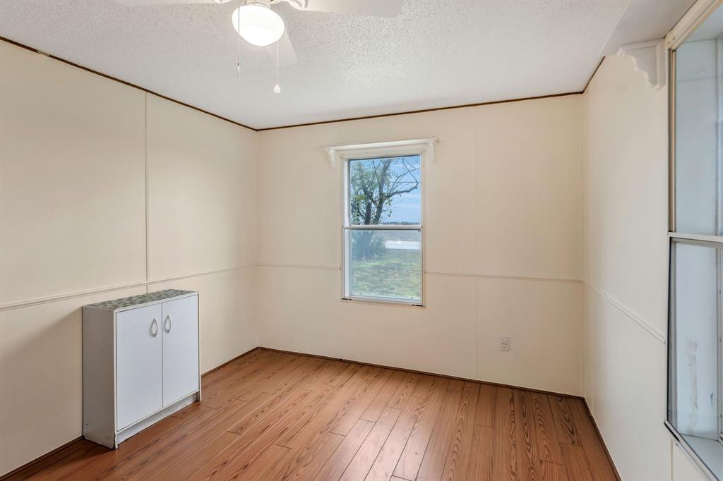 ABST 591 TR 15 J MC KINNEY - Residential