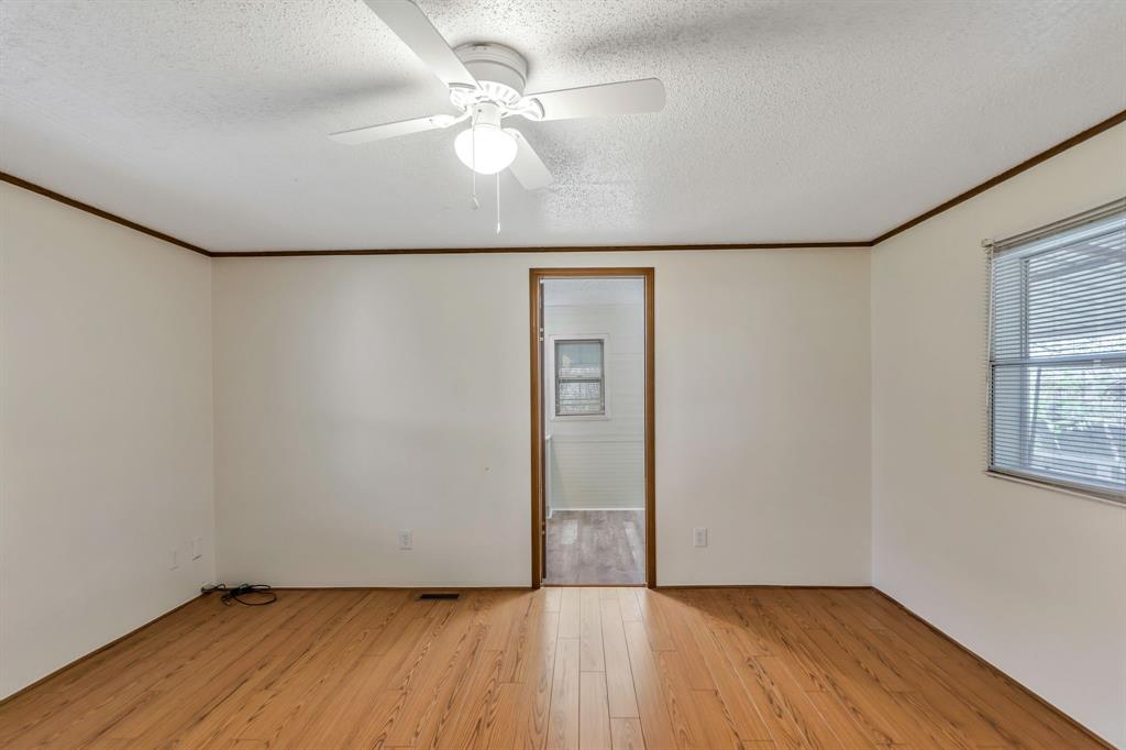 ABST 591 TR 15 J MC KINNEY - Residential