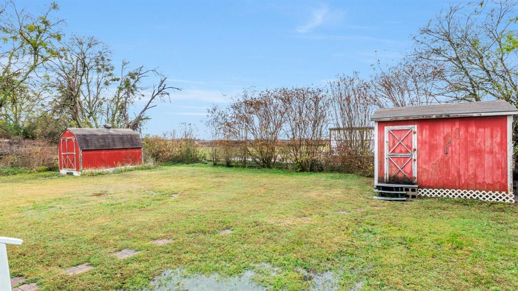 ABST 591 TR 15 J MC KINNEY - Residential