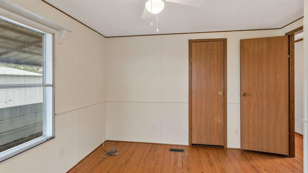 ABST 591 TR 15 J MC KINNEY - Residential