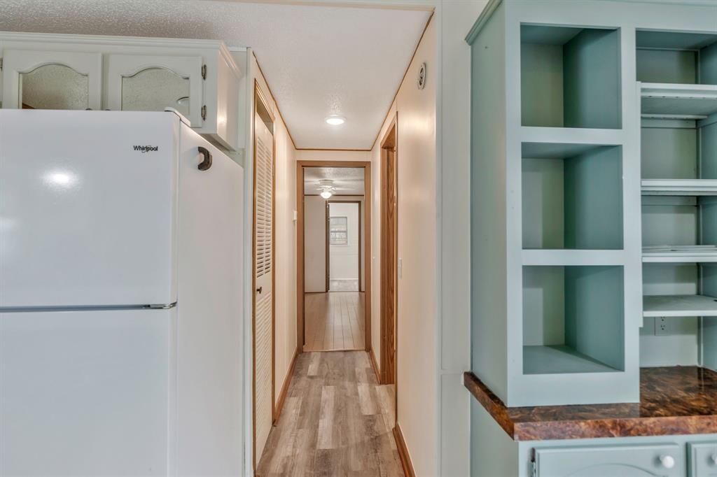 ABST 591 TR 15 J MC KINNEY - Residential