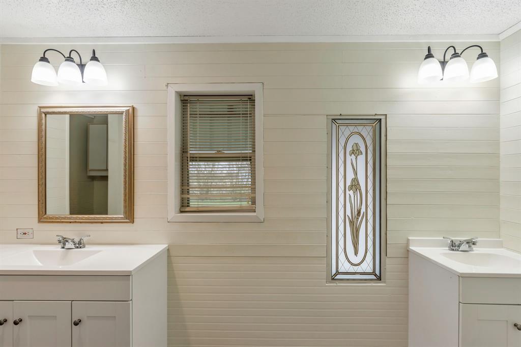 ABST 591 TR 15 J MC KINNEY - Residential