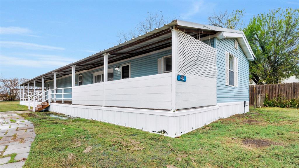 ABST 591 TR 15 J MC KINNEY - Residential