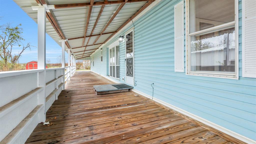 ABST 591 TR 15 J MC KINNEY - Residential