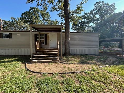 A home in Mabank