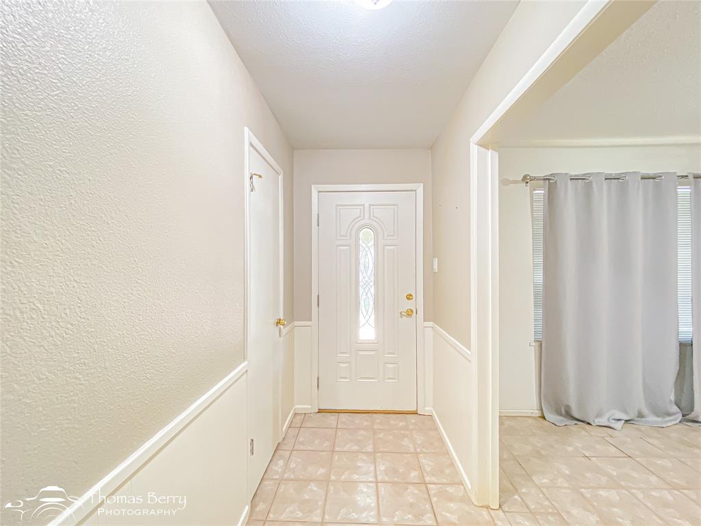 1517 N Pioneer Drive