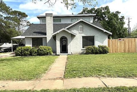 700 W Broad Street Brady TX 76825