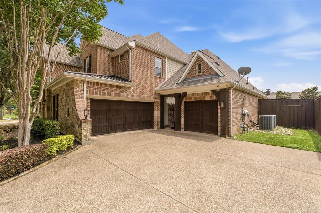 1005 High Hawk Trail