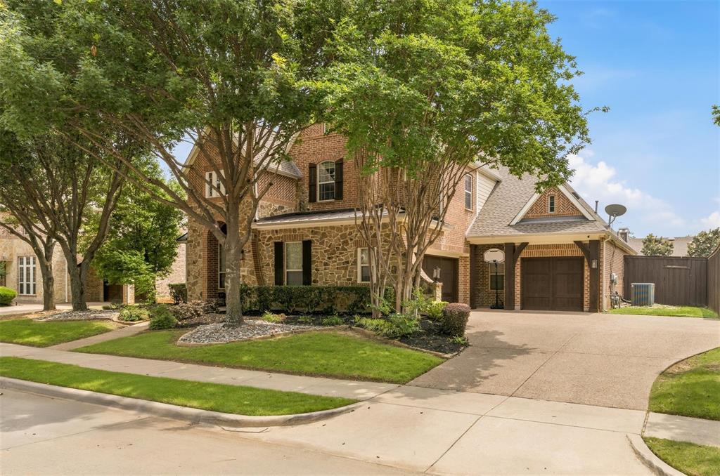 1005 High Hawk Trail