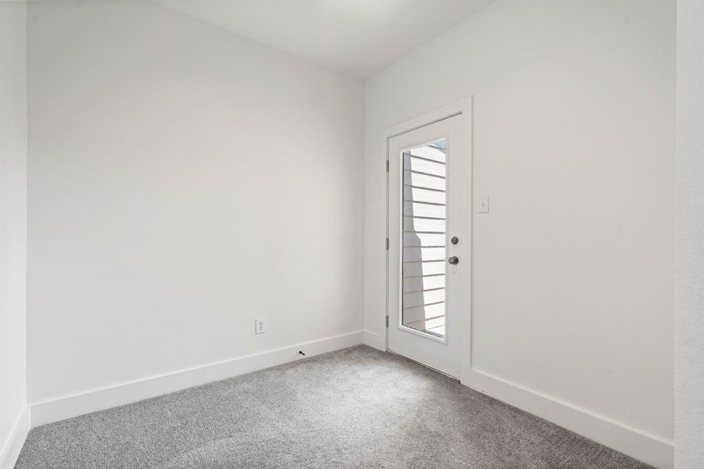 Carreras Twnhms Condos - Residential