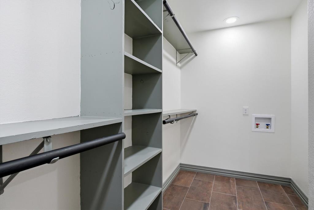 LL7& 8 CANTON - Residential