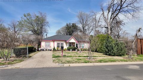 Photo of 4521 Kelton Drive, Dallas, TX 75209 (MLS # 21203718)