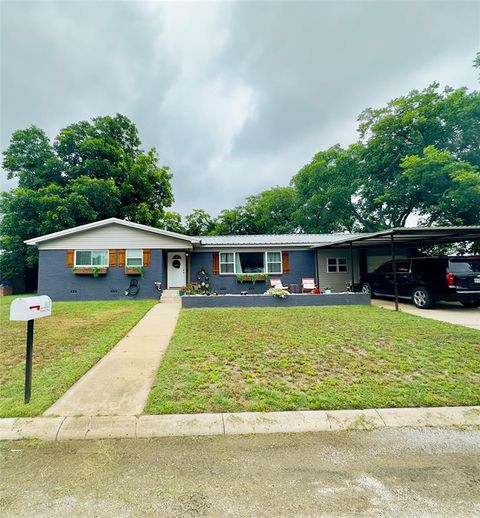 A home in Comanche