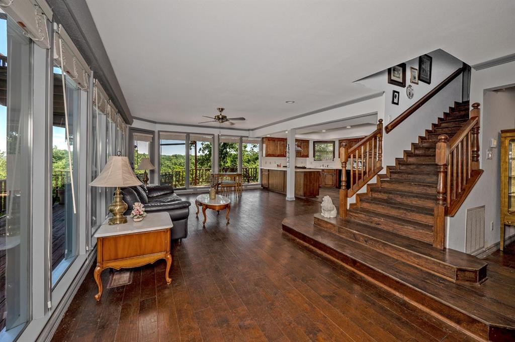 Photo 8 of 31 of 155 Mayfield Lane house