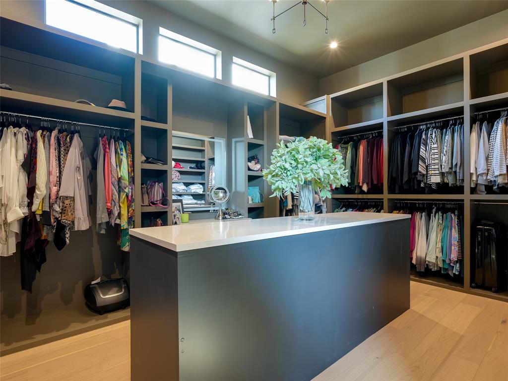 Preston Hollow Vlg Ph Three - Residential