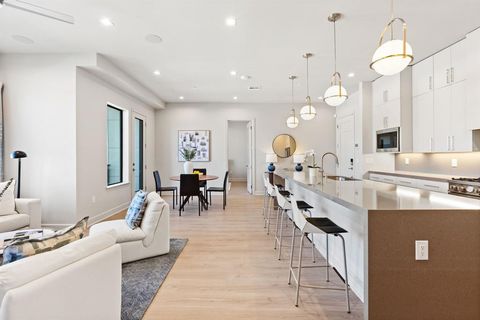 1900 S Ervay Street 312 Dallas TX 75215