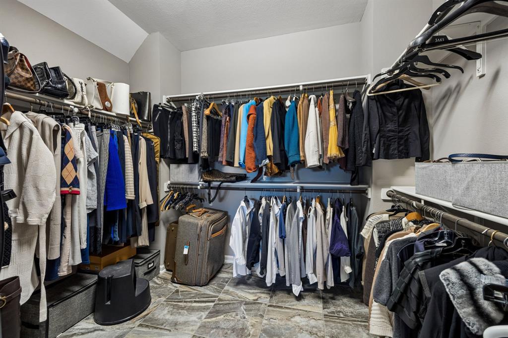 Villas Lk Hlnds Add - Residential