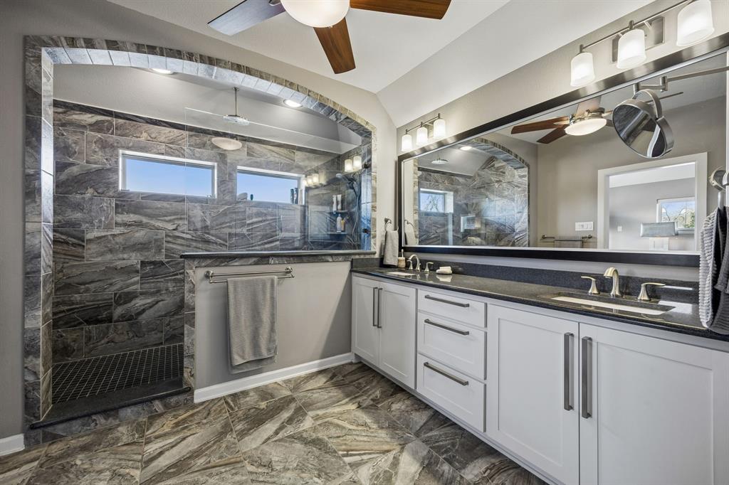 Villas Lk Hlnds Add - Residential