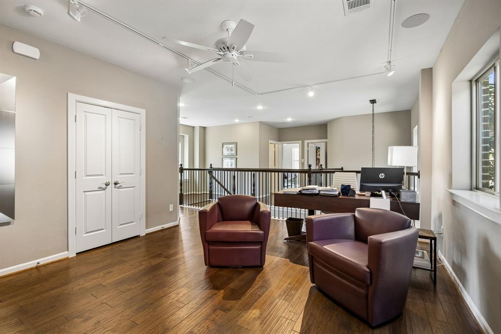 Villas Lk Hlnds Add - Residential