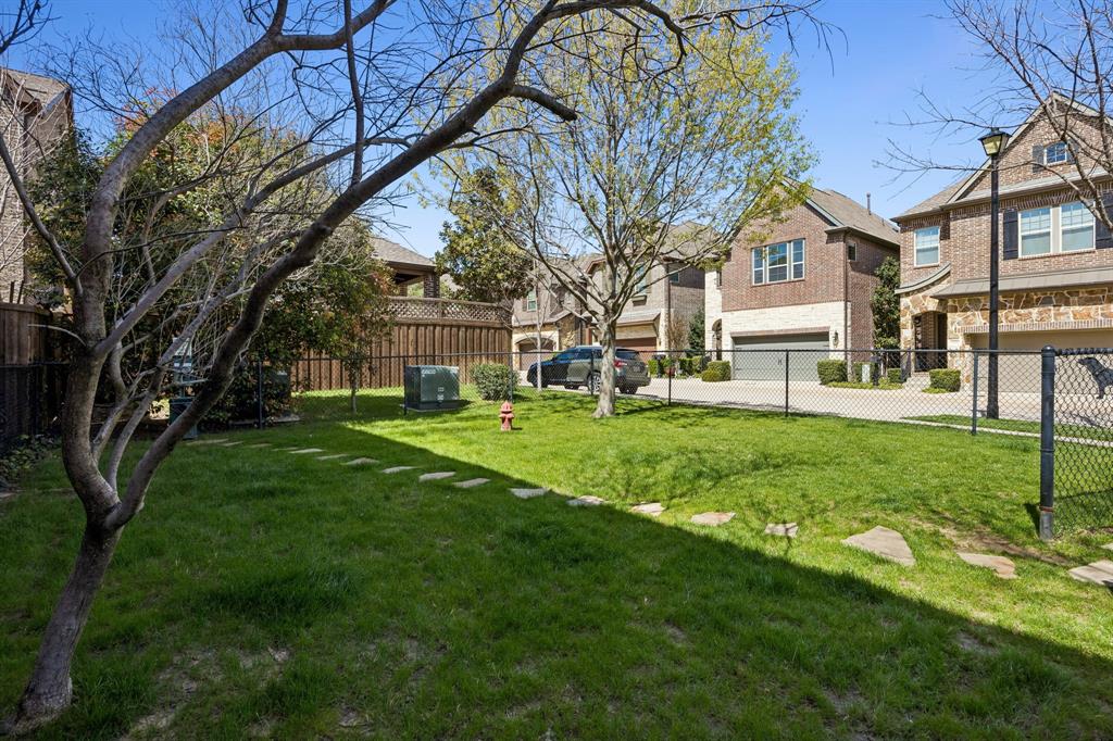 Villas Lk Hlnds Add - Residential