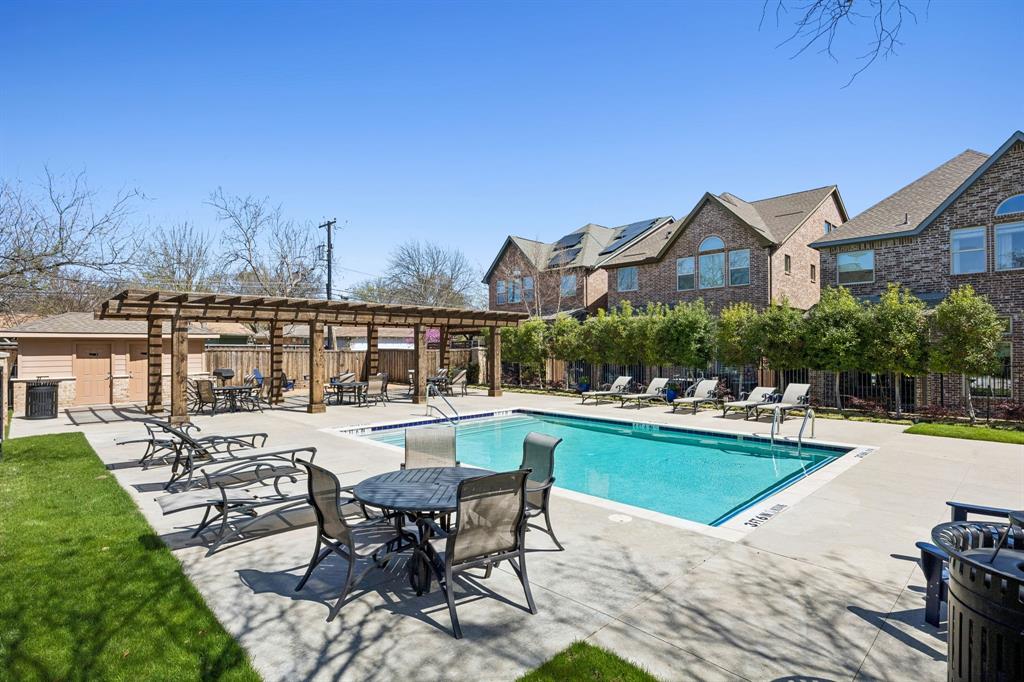 Villas Lk Hlnds Add - Residential