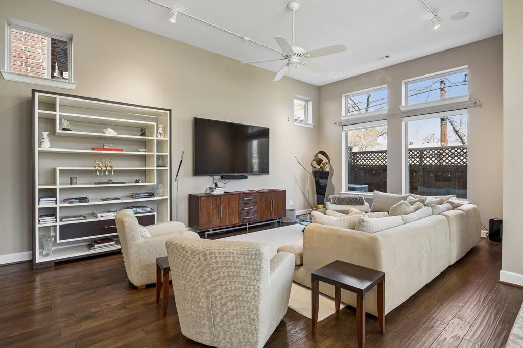 Villas Lk Hlnds Add - Residential